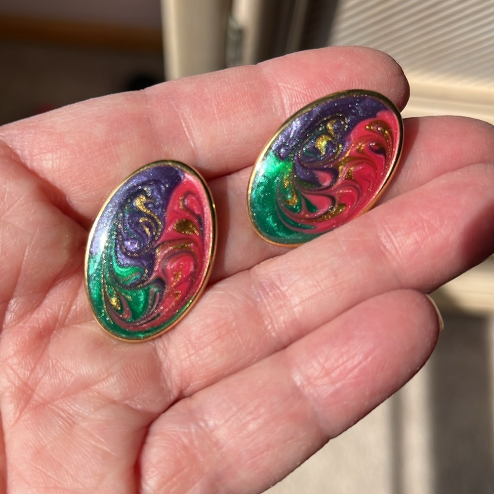 Vintage 80s swirl earrings